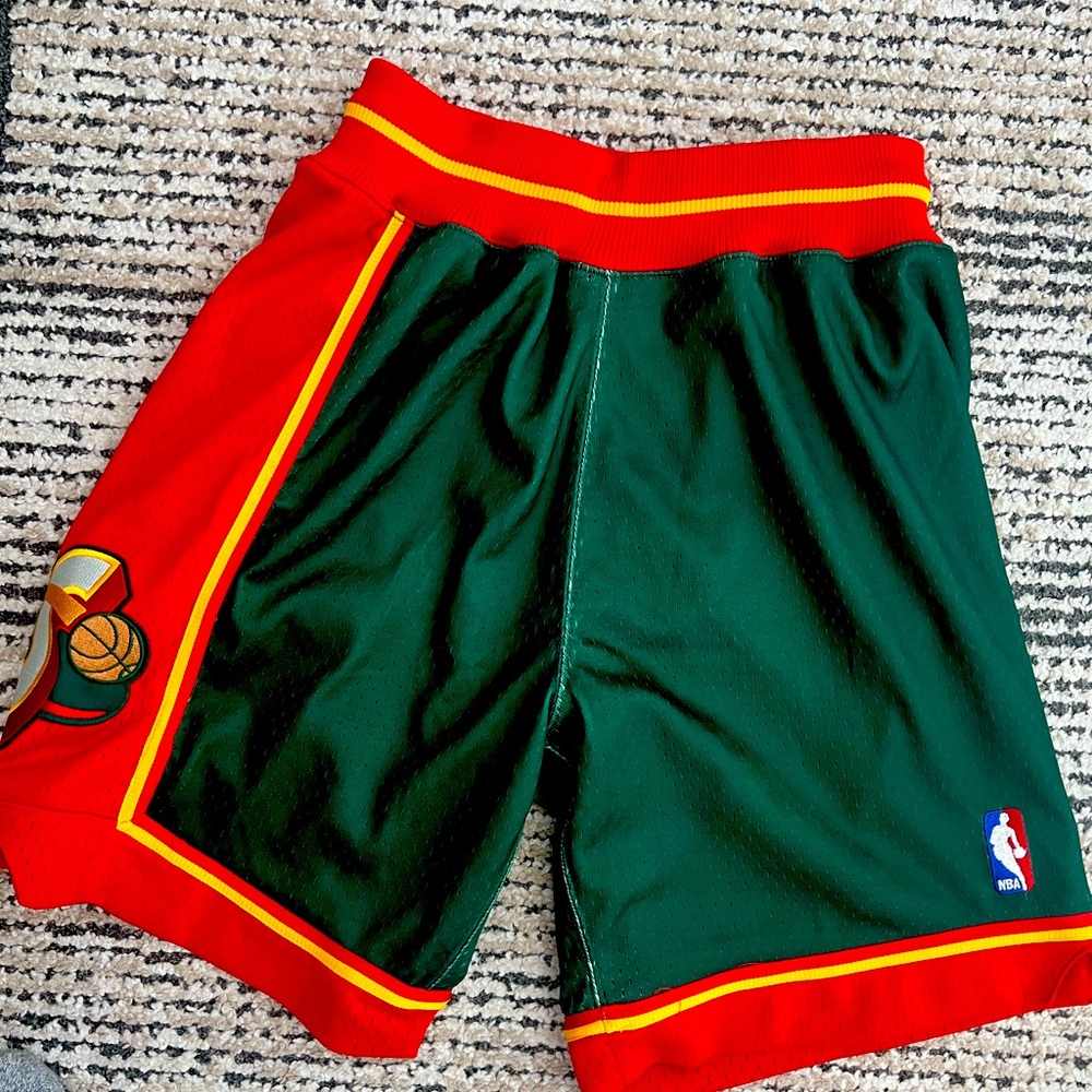 SEATTLE SUPER SONICS MITCHELL & NESS SHORTS